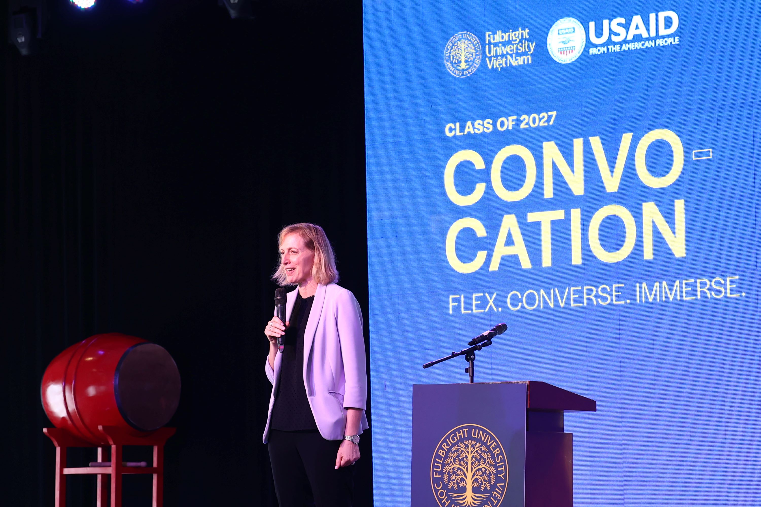 The United States Consul General in Vietnam Ms. Susan Burns encouraged Fulbright freshmen as they took their first steps in their college journey