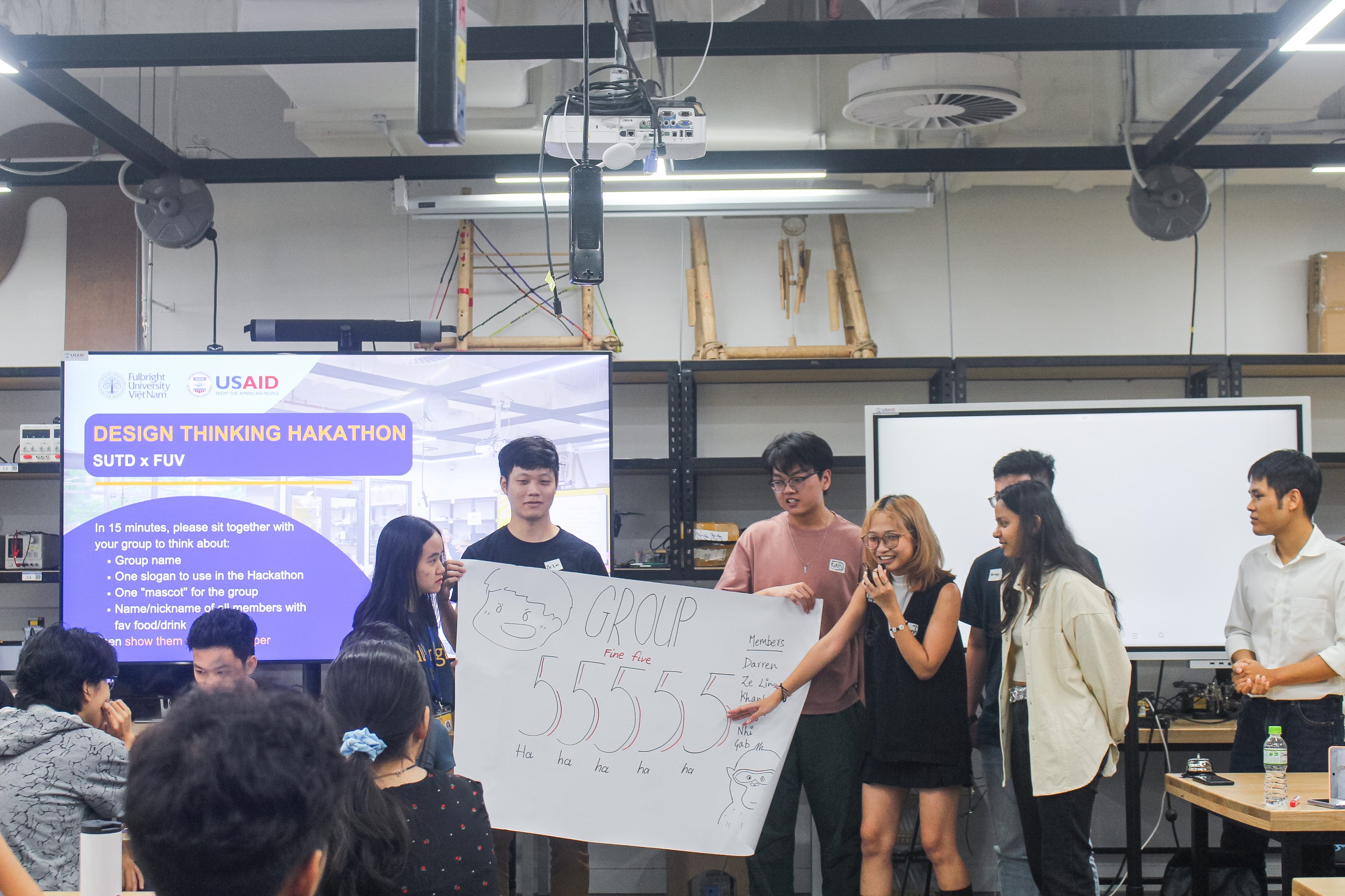 Là một sinh viên năm cuối tại Đại học Fulbright Việt Nam, Lan Khanh hiện đang theo đuổi ngành Human-centered Engineering (Kỹ thuật Vị nhân sinh).