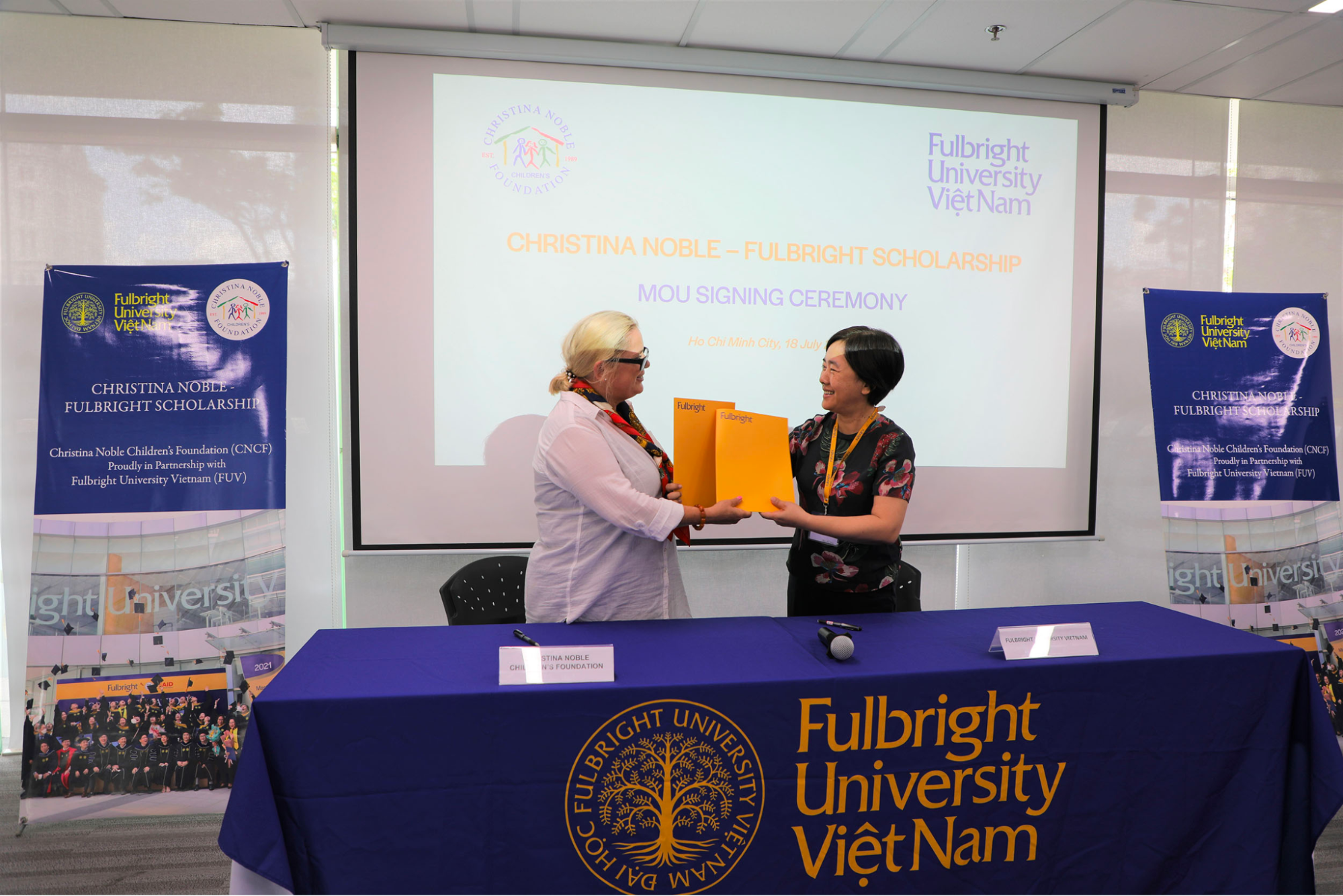 Trường Đại học Fulbright Việt Nam và Hiệp hội bảo trợ Việt Nam